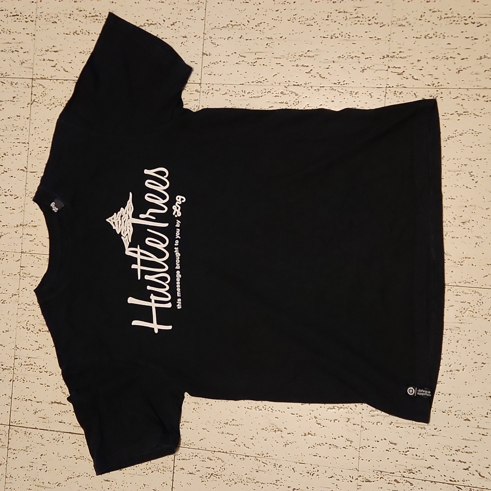 LRG Black And White 'Hustle Trees' Cursive Spellout Logo T-Shirt Vintage Y2K